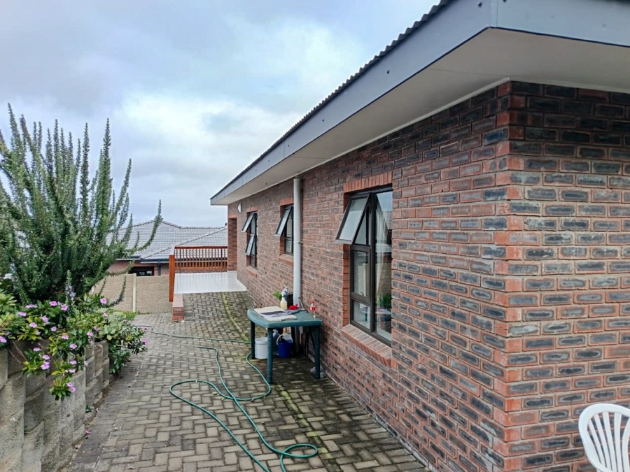 7 Bedroom Property for Sale in Dana Bay Western Cape